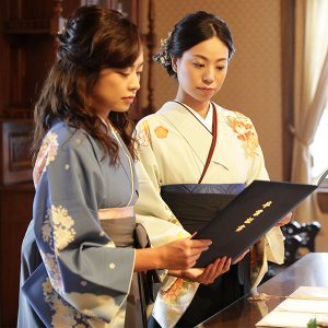 卒業式の先生の服装